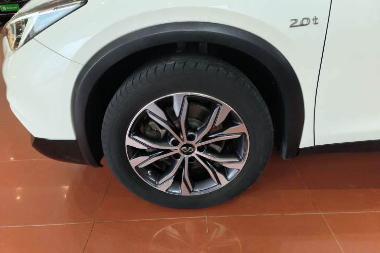 Used Infiniti QX30 2017 2.0T Four-Wheel Drive Fashion Edition
