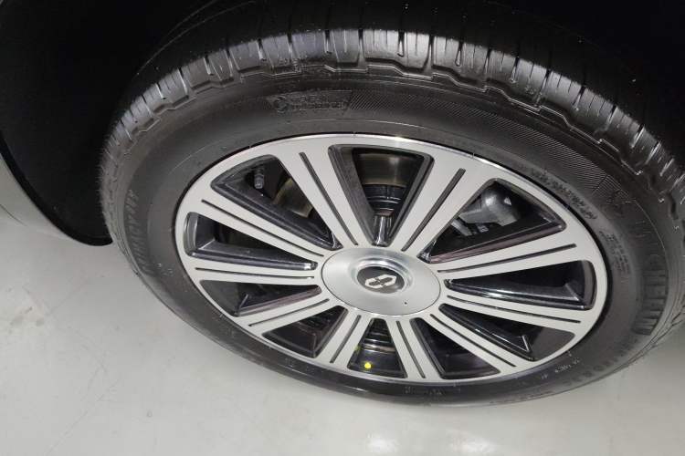 Used Hima AITO M7 2024 1.5T Intelligent Driving Rear-Drive Pro Version 5 Seats
