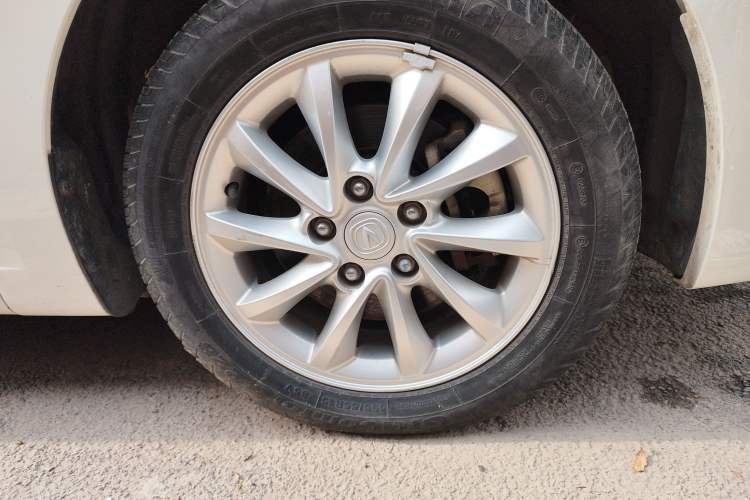 Used CHANGAN Alsvin V7 2016 1.6L Manual LeShang Model China V Standard Right Front Wheel Hub