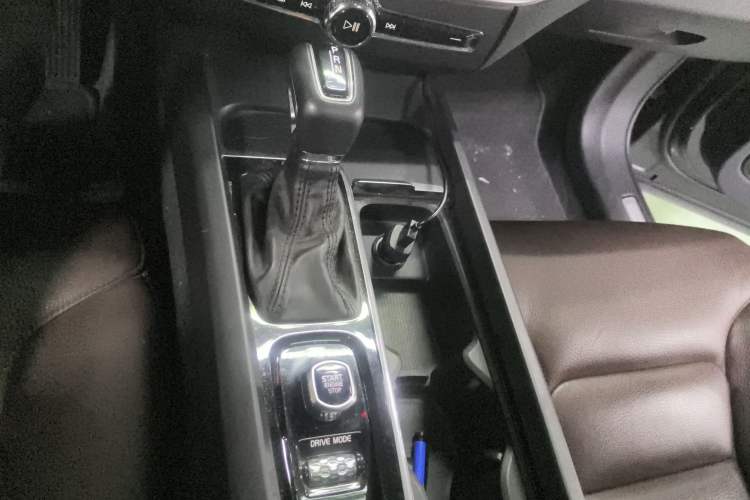 Used Volvo XC60 2019 T5 4x4 Smart Edition China V Standard
