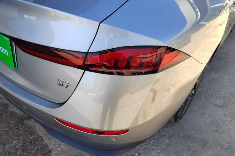 Used Roewe D7 2023 DMH 125km Flagship Edition Exterior 3