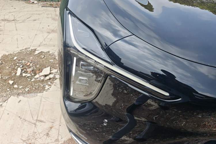 Used IM LS6 2026 Model Range-Extending 66 Max+ Right Front Headlight