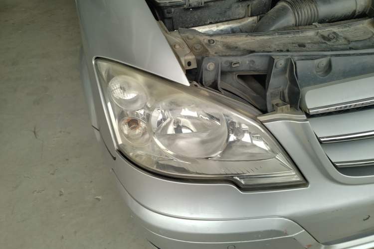 Used Mercedes-Benz Viano 2010 2.5L Luxury Edition Right Front Headlight