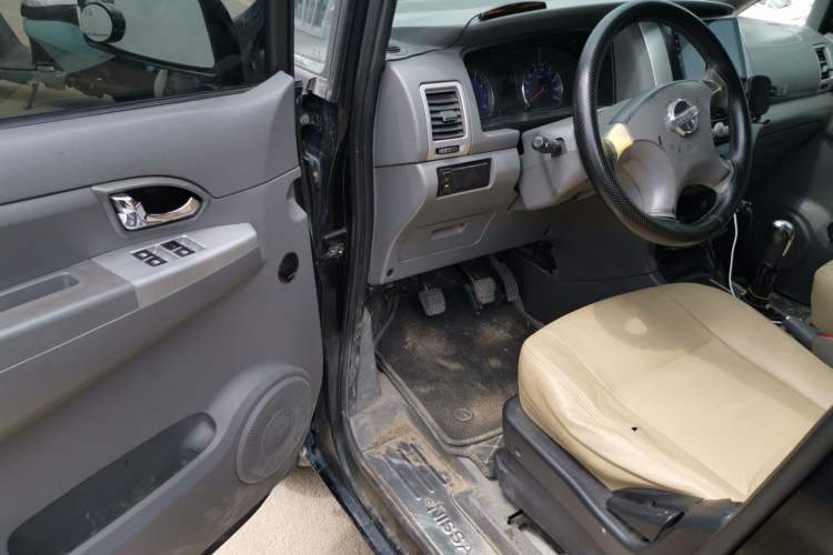 Used Dongfeng Shuaike 2014 1.6L Manual Comfort 7-Seater China IV Standard
