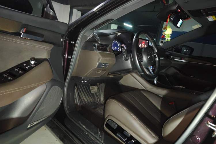 Used Mazda Atenza 2020 2.5L Sky Blue Prestige Edition Driver Seat