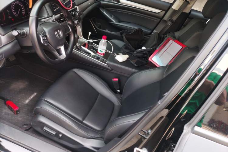 Used Honda Accord 2022 260TURBO Luxury Edition Left Front Seat