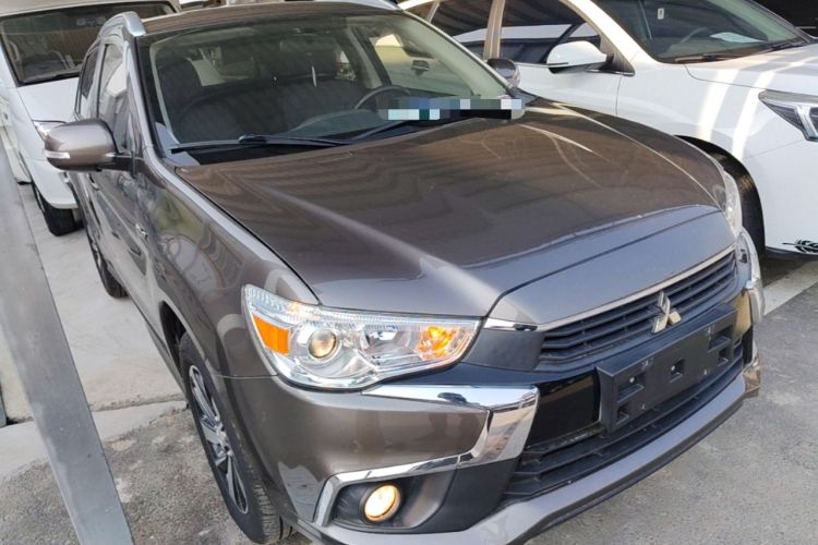 Used Mitsubishi ASX 2018 2.0L CVT Two-Wheel Drive Deluxe Edition Front Right 45 Deg