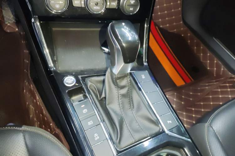 Used Volkswagen Passat 2019 330TSI Luxury Edition China VI Standard