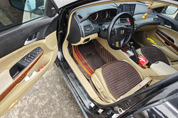 Used Honda Accord 2012 2.0L SE