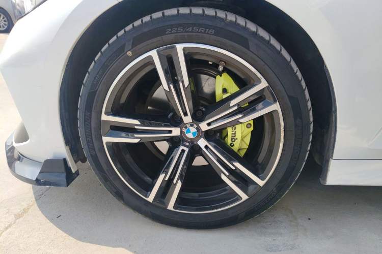 Used BMW 3 Series 2023 325i M Sport Package Left Front Wheel Hub