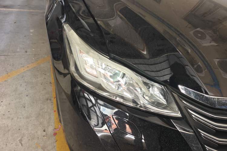 Used Toyota Crown 2015 2.0T Fashion Edition
