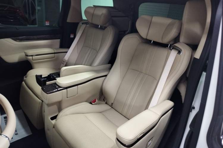 Used Toyota Vellfire 2023 Crown Dual-Engine 2.5L HV Ultimate Edition