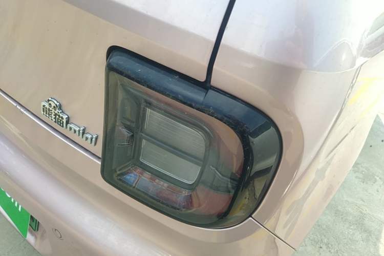 Used Geely Galaxy Panda 2023 Panda Mini 200km Endurance Bear Right Rear Taillight