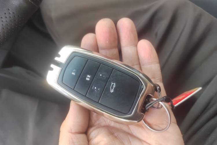 Used Toyota SIENNA 2023 2.5L Hybrid Comfort Edition Vehicle Key