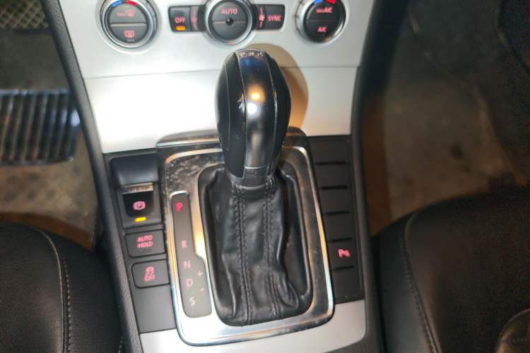 Used Volkswagen Magotan 2013 1.8TSI Luxury Model Gear Lever