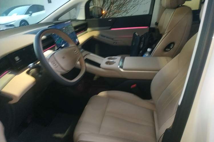 Used XPeng X9 2025 740 Ultra-Long Range Max