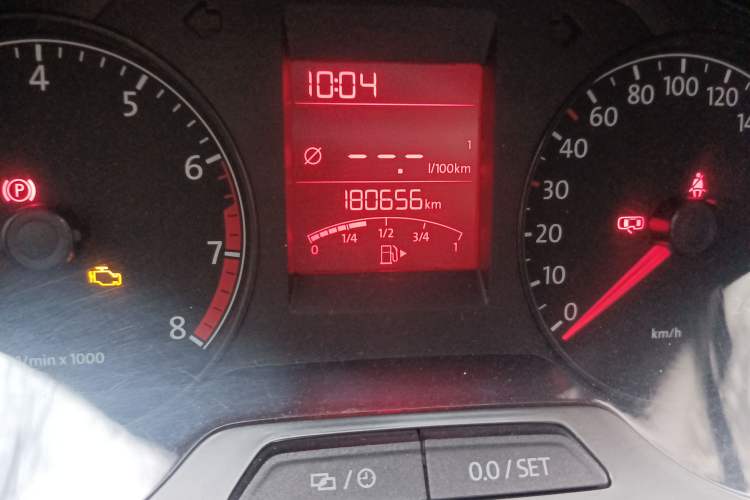 Used Volkswagen Santana 2015 1.6L Manual Comfort Edition Odometer Close Up