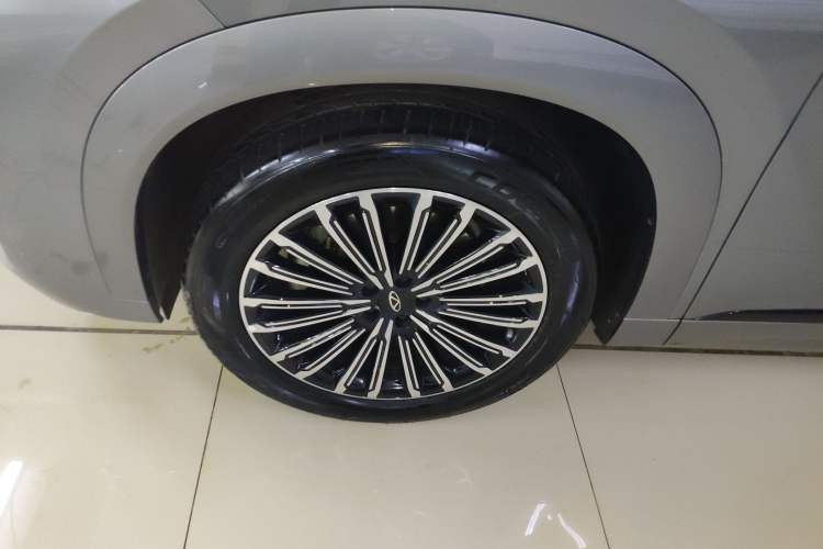 Used Chery Tiggo 9 C-DM 2025 1.5T 106KM Ultra-Comfort Edition 5 Seats Lithium-NMC
