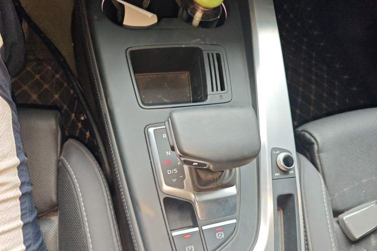 Used Audi A4L 2020 40 TFSI Luxury Dynamic Model Gear Lever