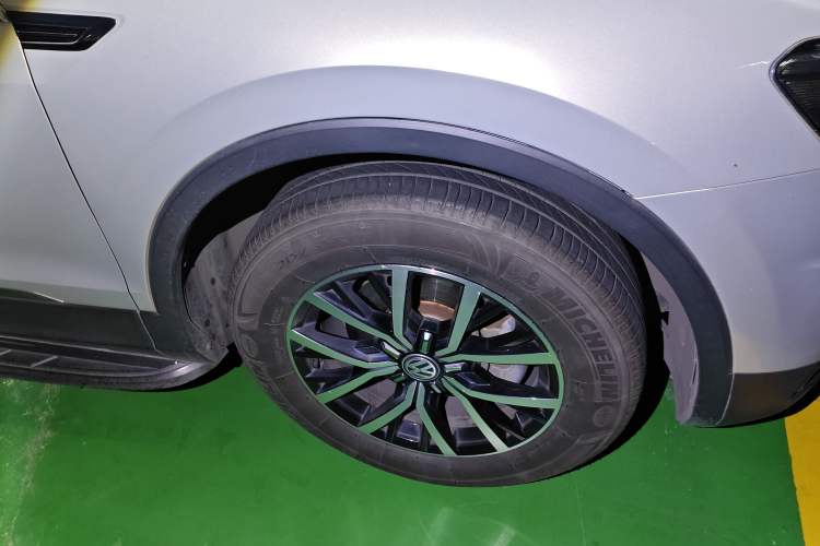 Used Volkswagen Tiguan L 2018 330TSI Automatic Two-Wheel Drive Comfort Edition Exterior 1