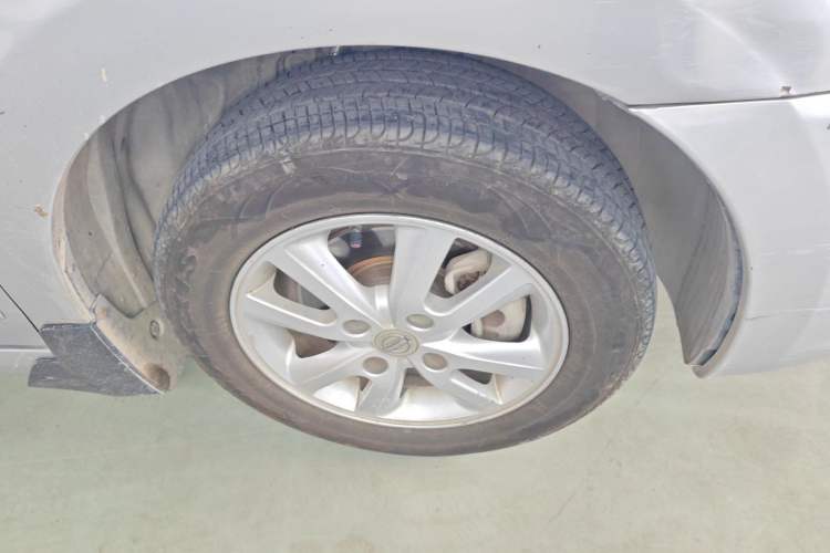 Used Nissan Sylphy 2012 Classic 1.6XE Manual Comfort Edition Right Front Wheel Hub