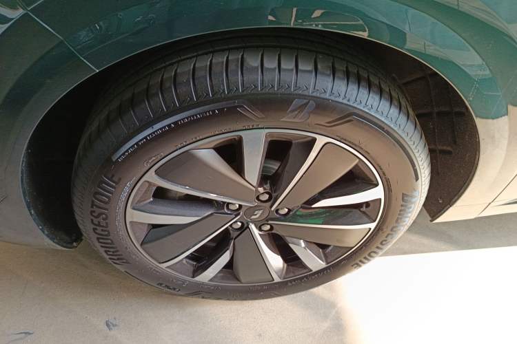 Used Li Auto L6 2025 Max Smart Refresh Edition Left Front Wheel Hub