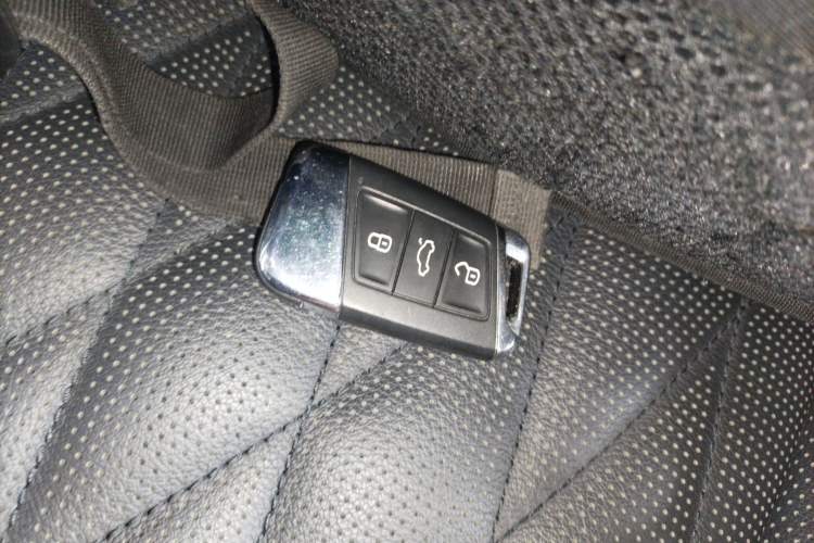 Used Volkswagen Passat 2019 330TSI Luxury Edition China V Standard Interior 1