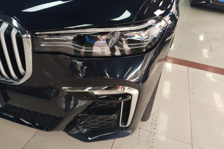 Used BMW X7 2020 xDrive40i Luxury M Sport Package
