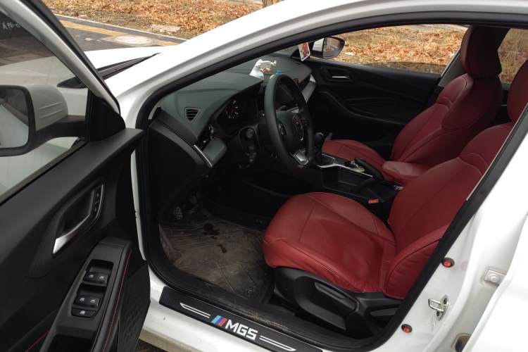 Used MG 5 2023 180 DVVT Manual Fashion Edition Driver Seat