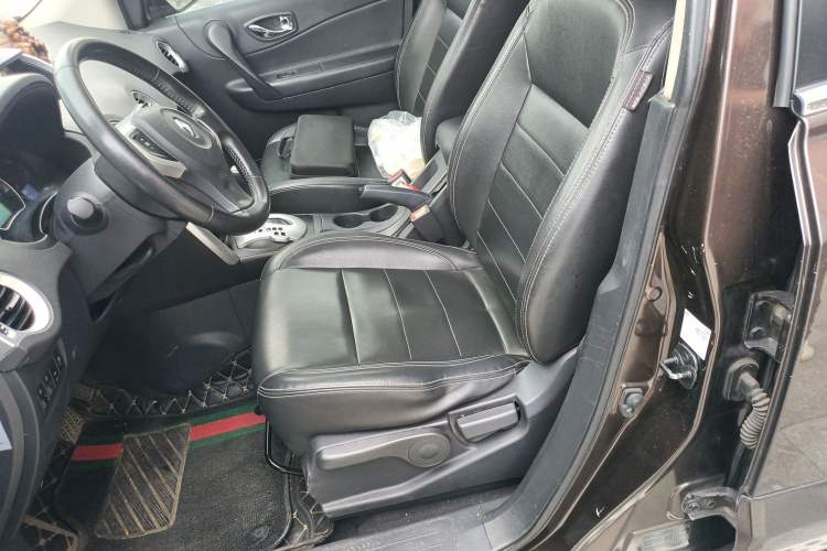 Used Renault Koleos 2014 Revised Version 2.0L Two-Wheel Drive Fashion Edition Left Front Seat