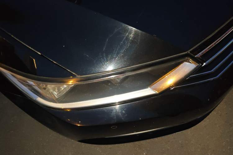 Used Volkswagen Magotan 2017 280TSI DSG Comfort Model Right Front Headlight