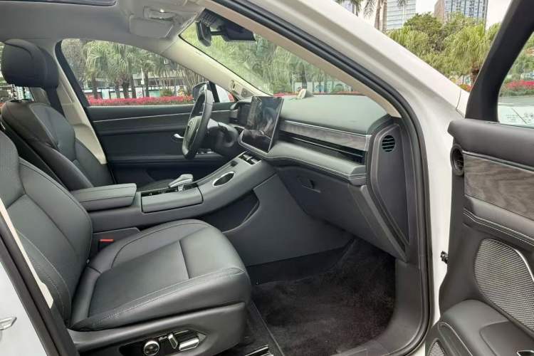 Used Hima AITO M5 2022 Range-Extended Rear-Drive Standard Version Right Front Seat