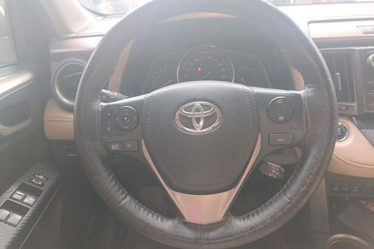 Used Toyota RAV4 2013 2.0L CVT Four-Wheel Drive New Edition
