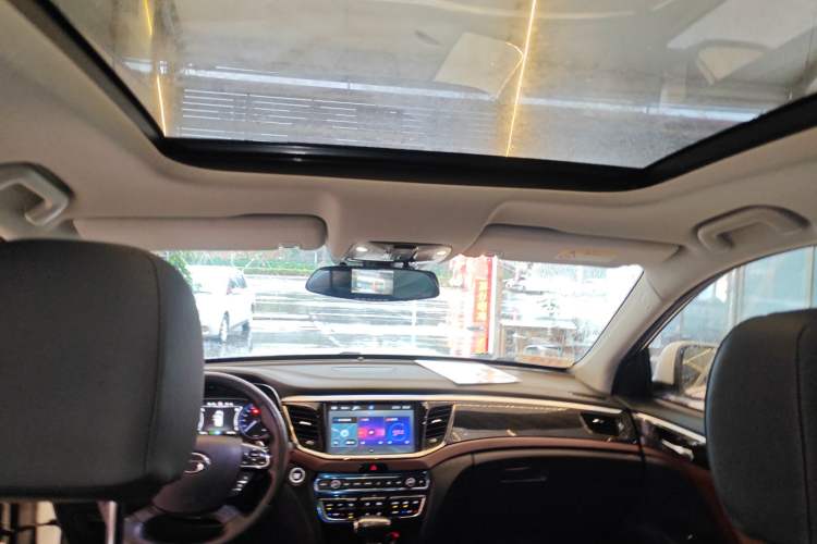 Used GAC Trumpchi GS8 2017 320T Two-Wheel Drive Luxury Smart Connectivity Version (7 Seats)