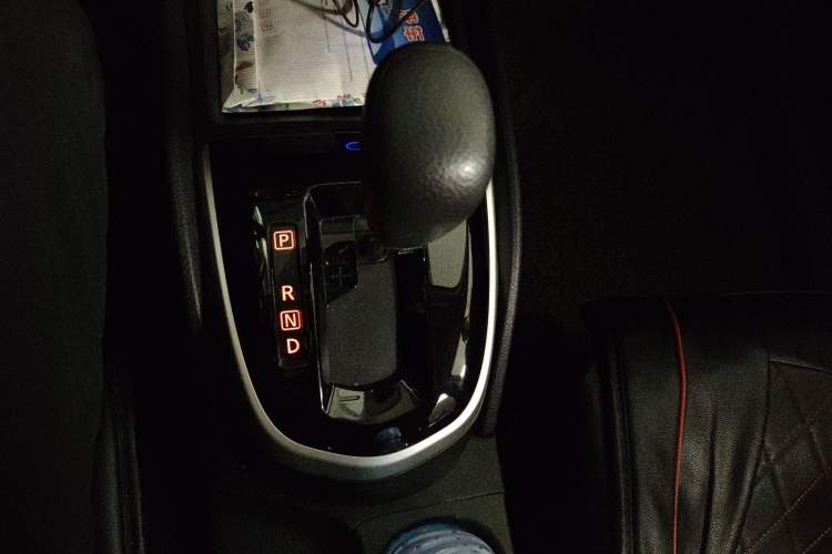 Used Nissan Qashqai 2016 2.0L CVT Elite Edition Gear Lever