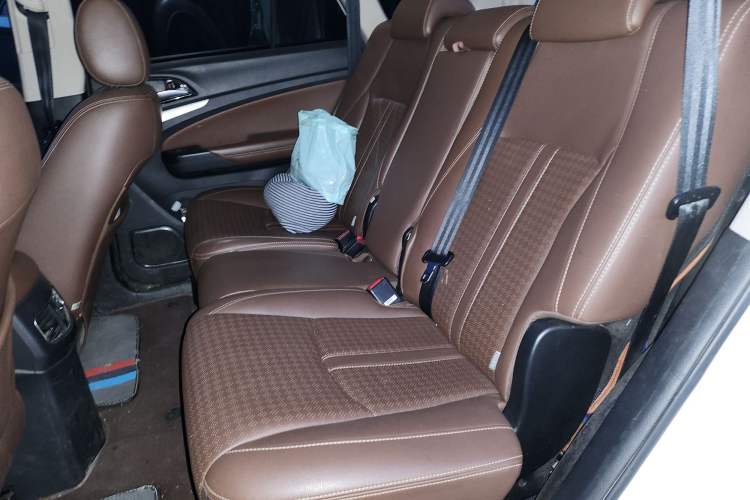 Used BYD S7 2016 2.0T Automatic Prestige Edition
