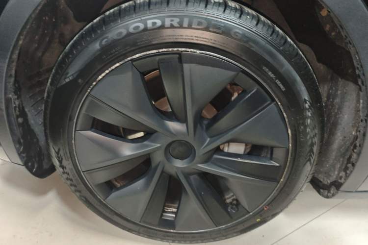 Used Tesla Model Y 2023 Rear-Wheel-Drive Version