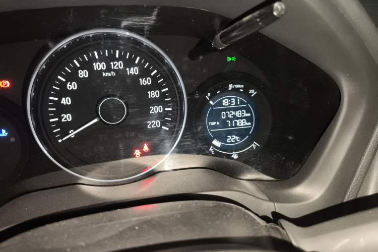 Used Honda Vezel 2020 1.5L CVT Pioneer Edition Odometer Close Up