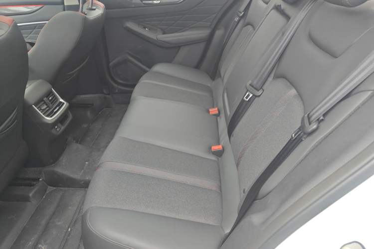 Used Dongfeng Aeolus Yixuan MAX 2021 1.5T Super-Powered Dad Edition Left Rear Seat