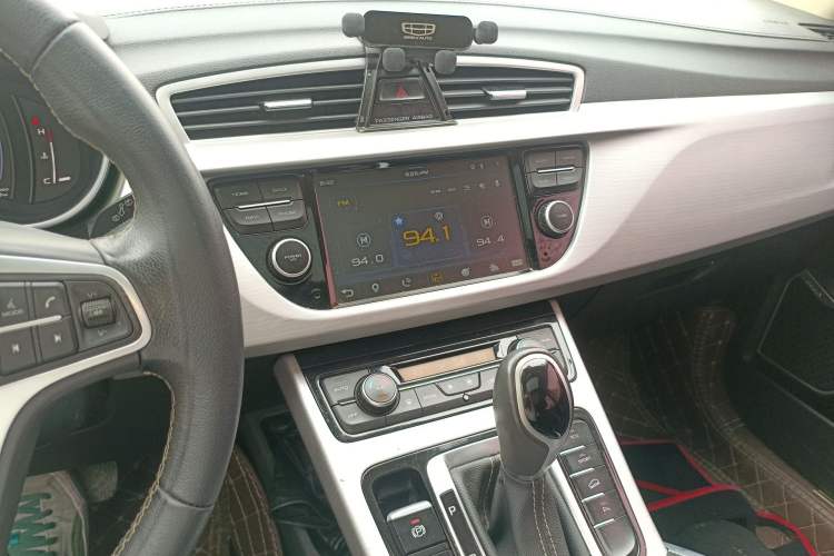 Used Geely Auto Emgrand X7 Sport 2016 1.8TD Automatic ZhiShang Model Audio And AC Panel