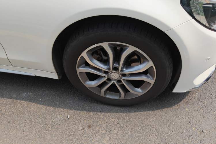 Used Mercedes-Benz C-Class 2015 C 180 L Sport Edition Right Front Wheel Hub