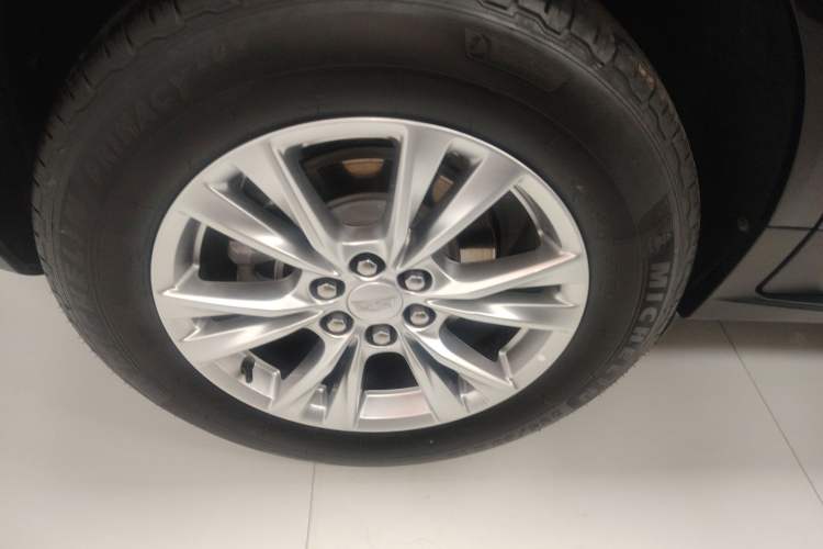 Used Cadillac XT5 2024 2.0T Two-Wheel Drive Fashion Edition Right Rear Wheel Hub