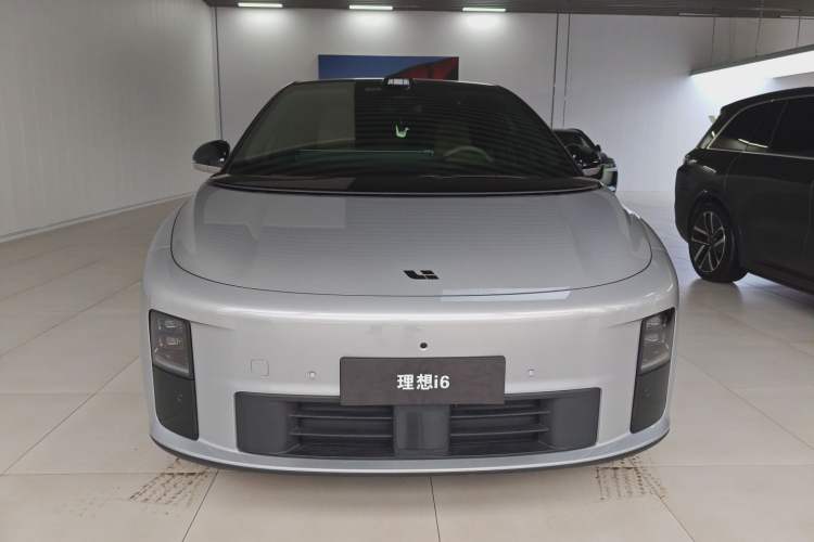 Used Li Auto i6 2025 Model Two-Wheel-Drive Standard Type
