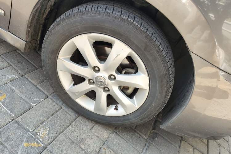 Used Nissan Sylphy 2009 1.6XL Automatic Luxury Sunroof Edition Right Front Wheel Hub