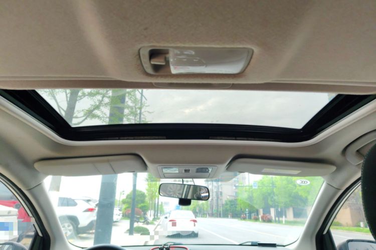 Used Nissan Tiida 2019 1.6L CVT Cool Edition China VI Standard Headliner