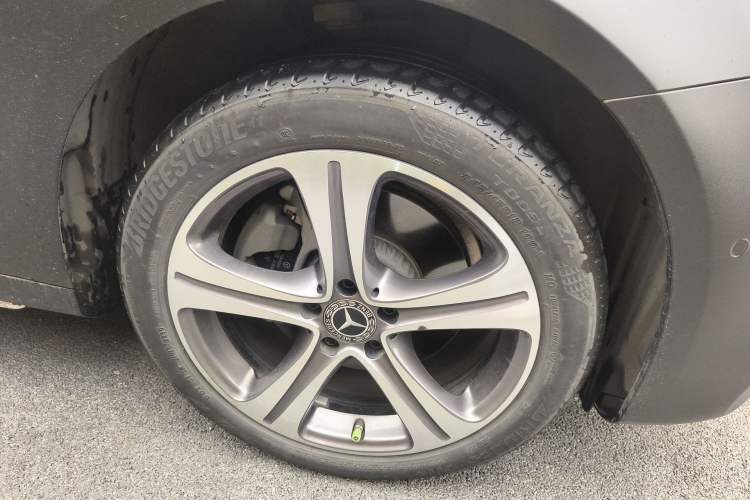 Used Mercedes-Benz E-Class 2019 E 260 L Sport Edition Right Front Wheel Hub
