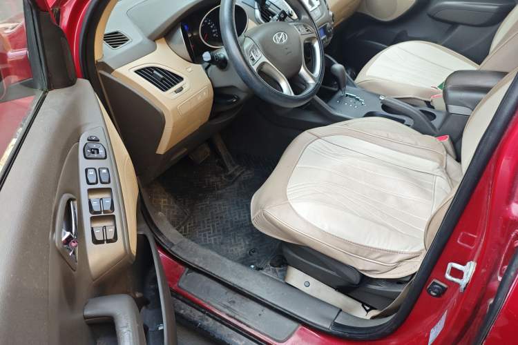 Used Hyundai ix35 2010 2.0L Automatic Two-Wheel Drive Elite Edition GLS