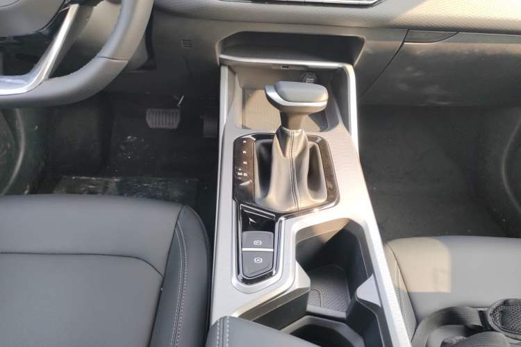 Used Geely Auto Emgrand 2026 Model 4th Generation 4 Millionth Anniversary Edition 1.5L CVT Feiyue Edition
