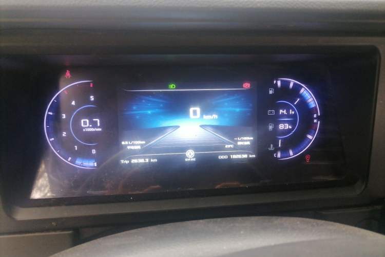 Used Dongfeng Yufeng 2023 V9+ 2.0T Manual Front-Wheel-Drive Multi-Function Mid-Roof Van with 7/8/9 Seats Instrument Cluster