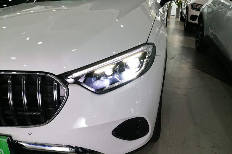 Used Mercedes-Benz GLC 2023 Facelift GLC 260 L 4MATIC Dynamic Version 5 Seats Left Front Headlight